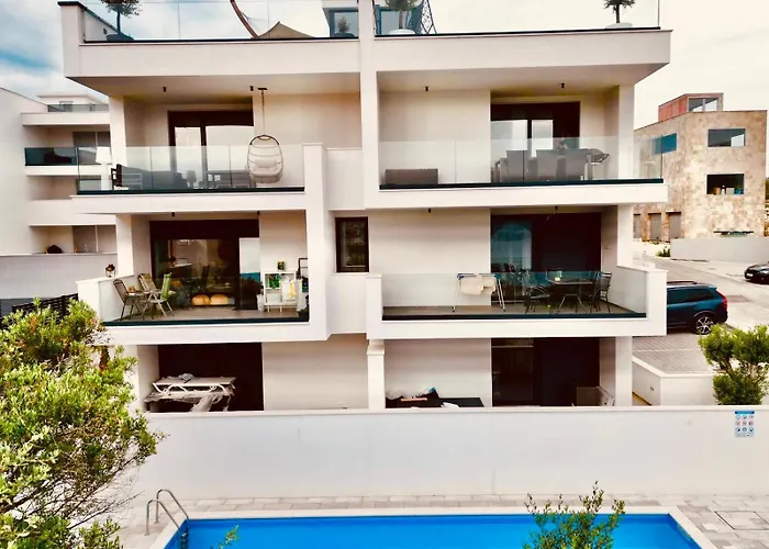 아파트 Luxury Palmview Mit Whirlpool Und Terrasse