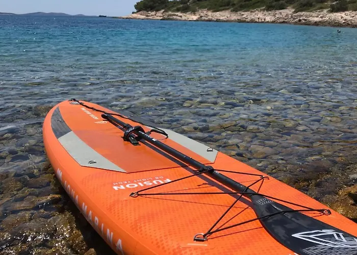 아파트 Luxury Palmview Mit Whirlpool Und Terrasse 트로기르