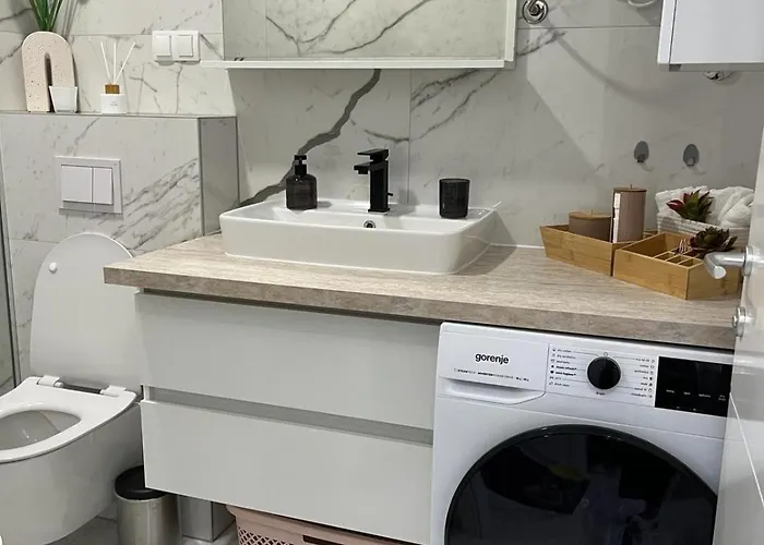 Luxury Palmview Mit Whirlpool Und Terrasse 트로기르