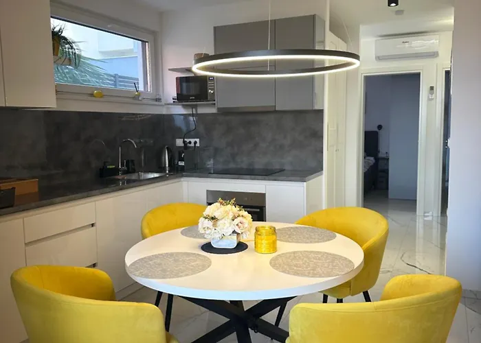 Luxury Palmview Mit Whirlpool Und Terrasse * 트로기르