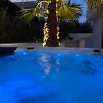 Luxury Palmview Mit Whirlpool Und Terrasse *